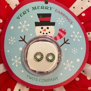 FREE WITH $20 Purchase!! Two’s Company 🎄Wreath Earrings🎄